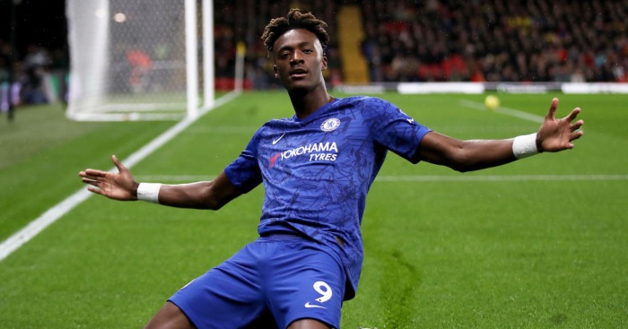 Abraham marcou duas vezes no Chelsea