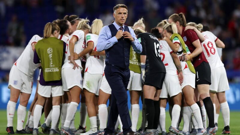 Phil Neville deixa Lionesses e se junta ao Inter Miami