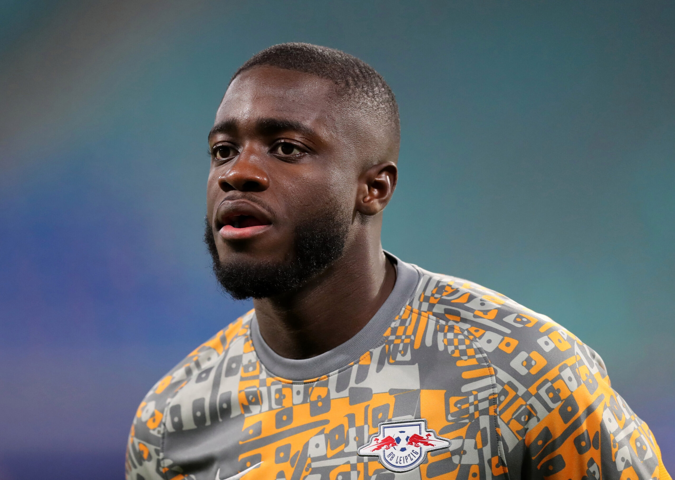 Liverpool e Chelsea lutam por Upamecano no verão / Rumores de Transferência