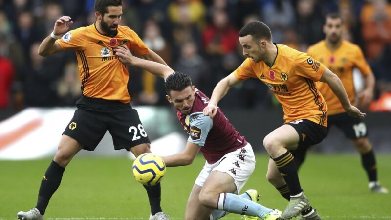 Aston Villa e Wolves em impasse no derby