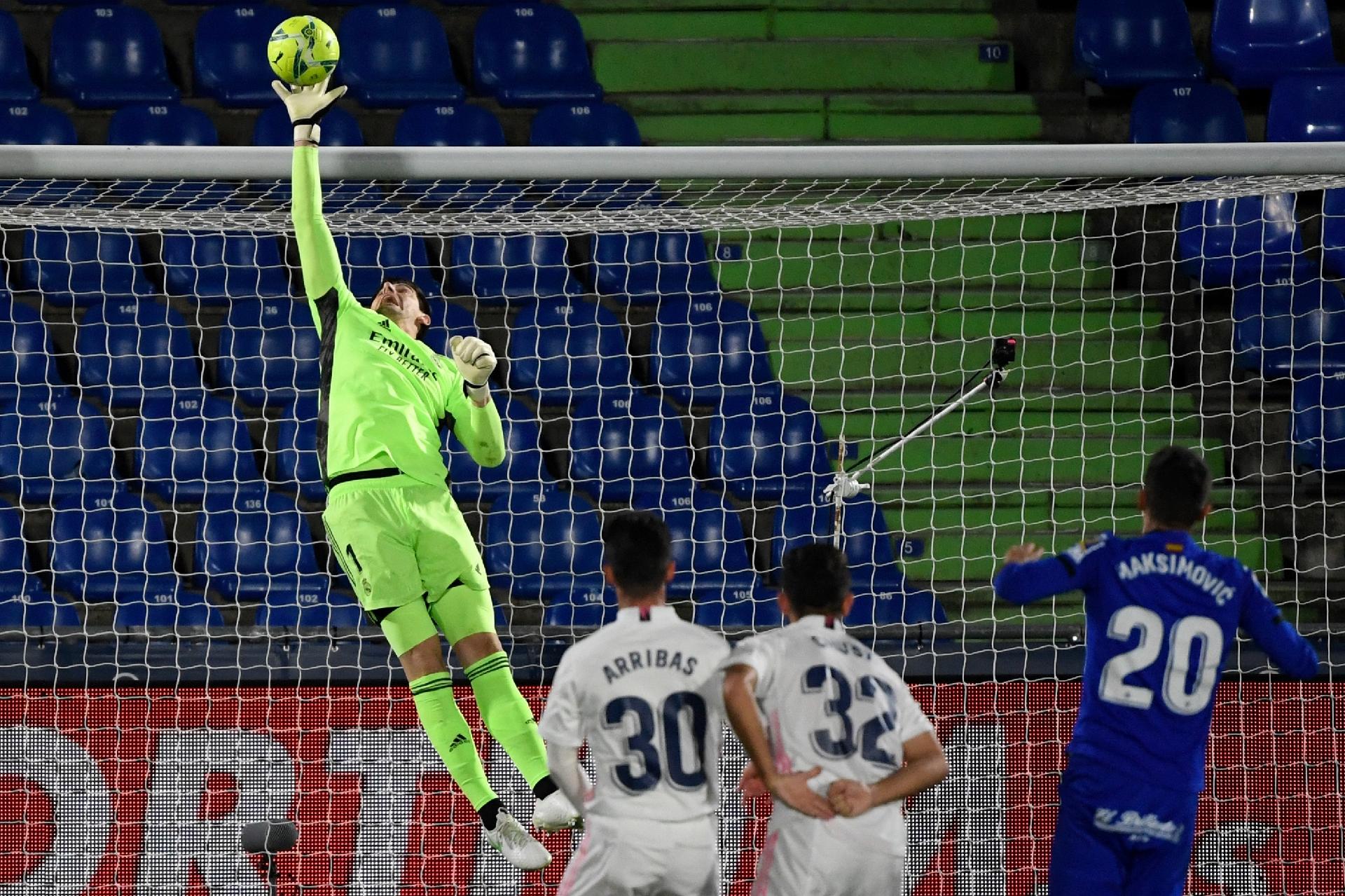 Courtois ajuda Real Madrid empobrecido a ganhar um ponto no Getafer