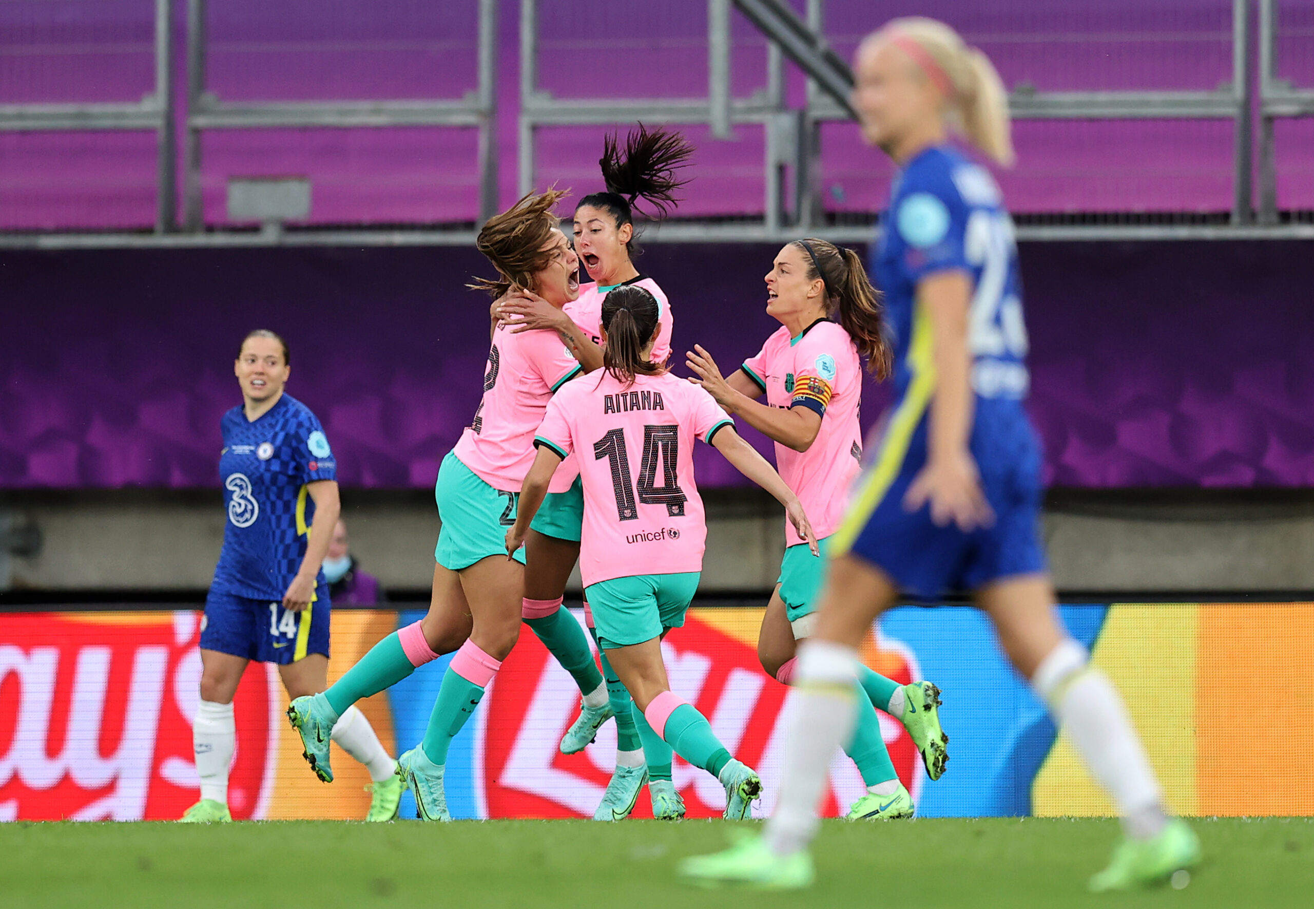 Barcelona goleia Chelsea na final da Champions League Femina