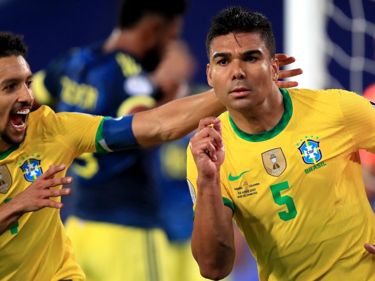 Casemiro marcou nos descontos para dar ao anfitrião Brasil uma vitória controversa sobre a Colômbia na Copa América