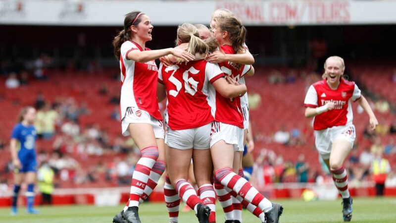 O Arsenal surpreendeu o atual campeão Chelsea na estreia WSL