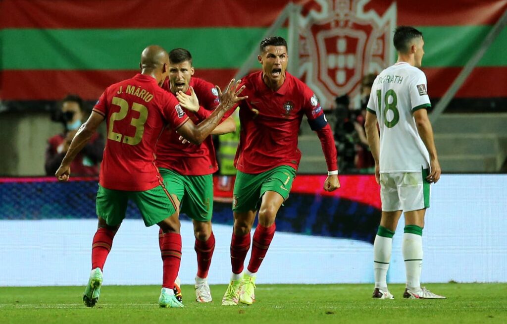 Cristiano Ronaldo quebra recorde internacional masculino com 110º e 111º gols