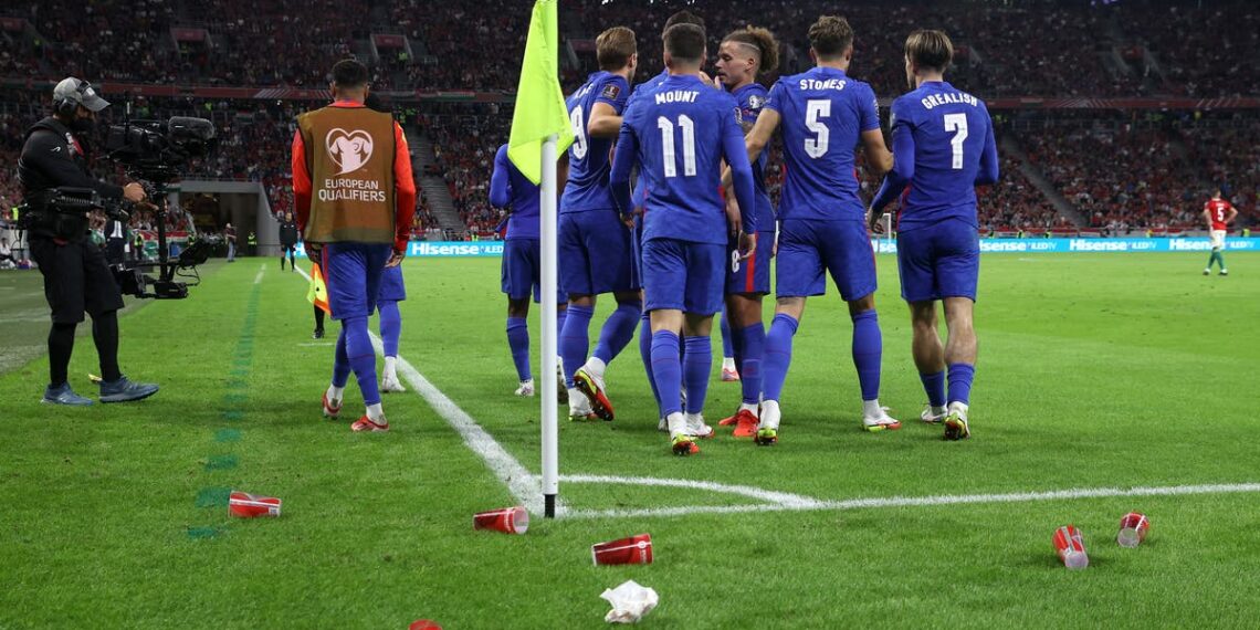 Hungria v Inglaterra: jogadores visitantes abusados ​​racialmente na Puskas Arena