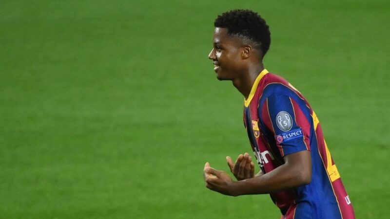Fati dá impulso ao Barcelona sem treinador com vitória sobre o Dínamo de Kiev
