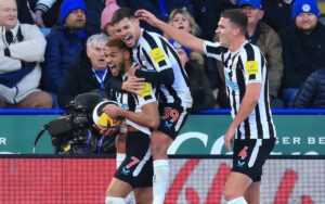 Newcastle vence Leicester e está nas semifinais da EFL Cup